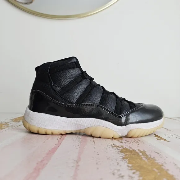 Nike Air Jordan 11 Retro &quot;72-10&quot; Black Gym Red Men Size 7 (378037-002)