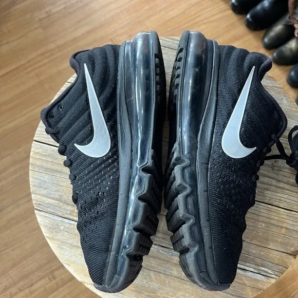 Nike Air Max 2017 Triple Black Shoes Sneakers Gym Running 6Y