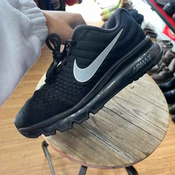 Nike Air Max 2017 Triple Black Shoes Sneakers Gym Running 6Y