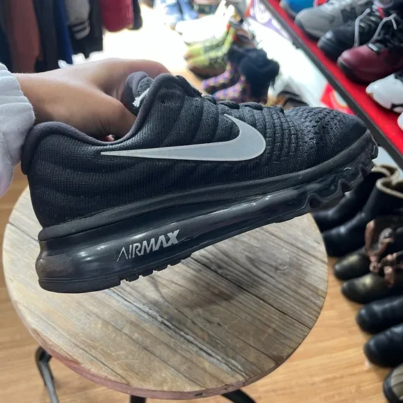 Nike Air Max 2017 Triple Black Shoes Sneakers Gym Running 6Y