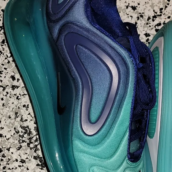 Nike Air Max 720 AR9293-400 Sea Forest Size 8 New No Box
