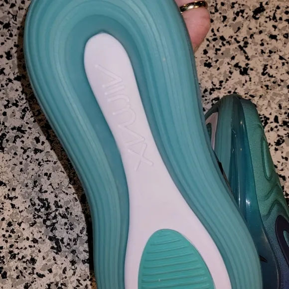 Nike Air Max 720 AR9293-400 Sea Forest Size 8 New No Box