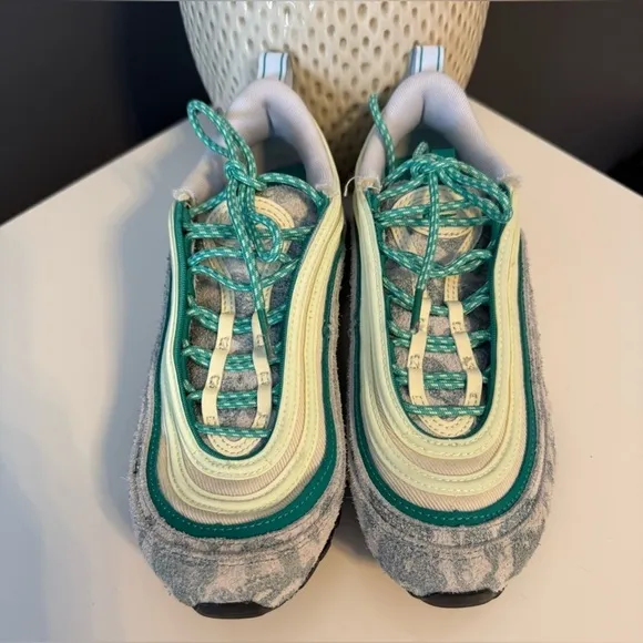 Nike Air Max 97 Girls Shoes. Brand New. Youth kids running athletic. Size 4.5