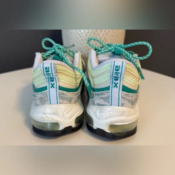 Nike Air Max 97 Girls Shoes. Brand New. Youth kids running athletic. Size 4.5