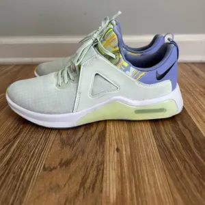 Nike Air Max Bella TR 5 Women’s Training Shoes Multicolor Athletic Sneakers 8.5
