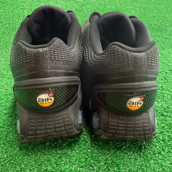 Nike Air Max DN Low Mens Running Shoes Black DV3337-006 VNDS Sz 10