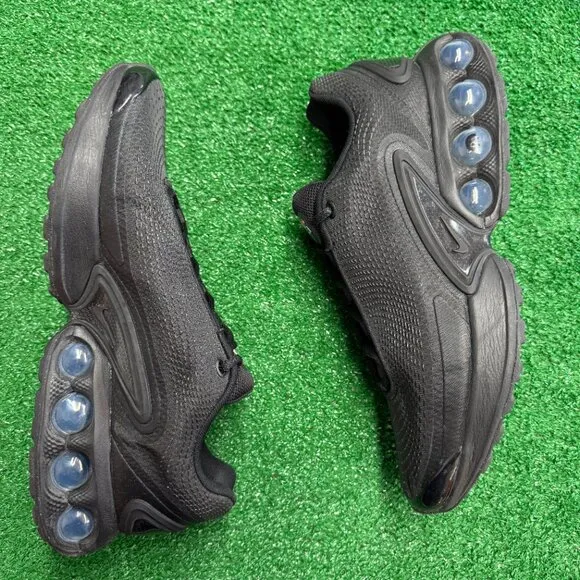 Nike Air Max DN Low Mens Running Shoes Black DV3337-006 VNDS Sz 10