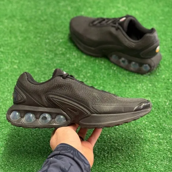 Nike Air Max DN Low Mens Running Shoes Black DV3337-006 VNDS Sz 10