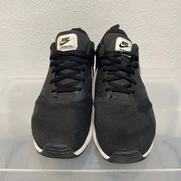 Nike Air Max Tavas Womens Size 10.5 Blck White Athletic Running Shoes 705149-009
