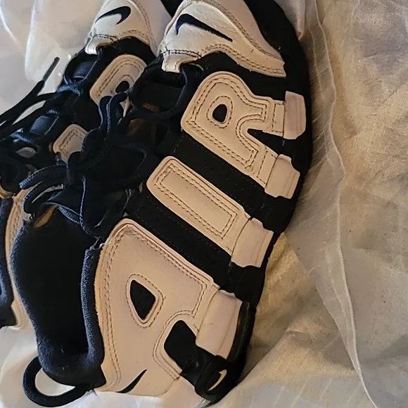 Nike Air Uptempo Boys' Grade School Sz 2.5
