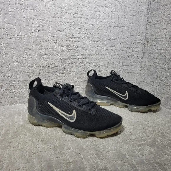Nike Air Vapormax 2021 FK DC4112-002 Women's Size 7 Black Athletic Sneaker Shoes