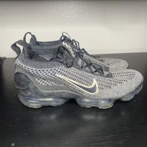 Nike Air VaporMax 2021 Flyknit Running Shoes DC9394-001 Black White Mens SZ 7.5