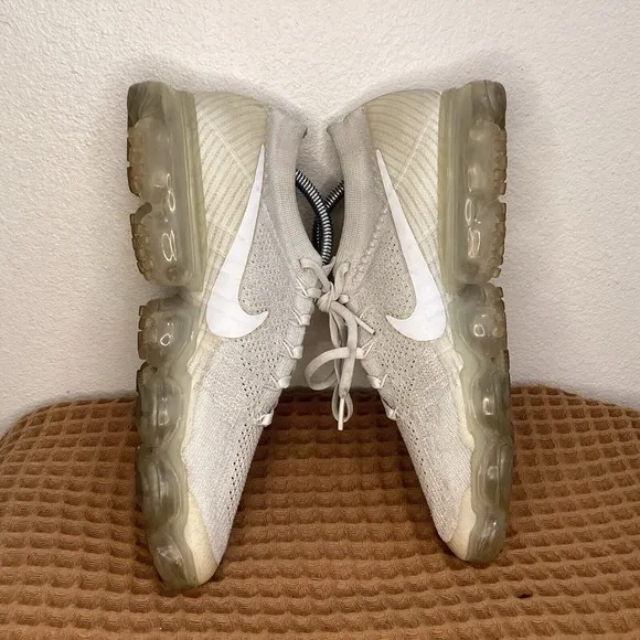 Nike Air VaporMax 849558-100 Men's US 9.5 Running Shoes White Christmas Sneakers