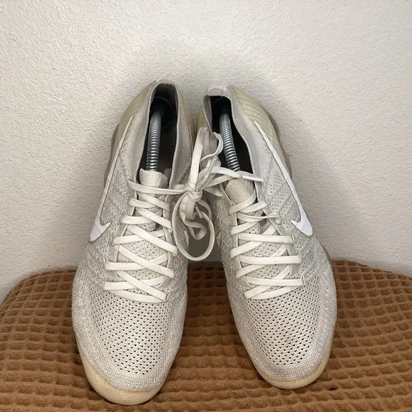 Nike Air VaporMax 849558-100 Men's US 9.5 Running Shoes White Christmas Sneakers