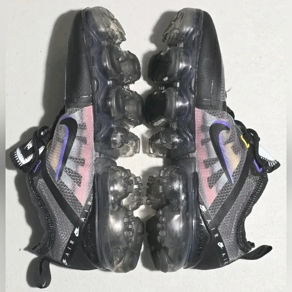 Nike Air VaporMax Youth Grey &amp; Black Athletic Shoes Size 4Y, BV0062-001
