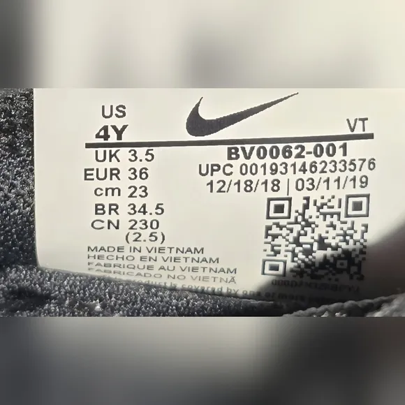 Nike Air VaporMax Youth Grey &amp; Black Athletic Shoes Size 4Y, BV0062-001