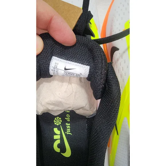 Nike Air Winflo 11 Running Shoes White Black Orange men