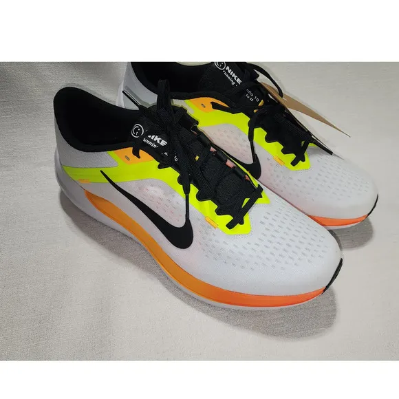 Nike Air Winflo 11 Running Shoes White Black Orange men