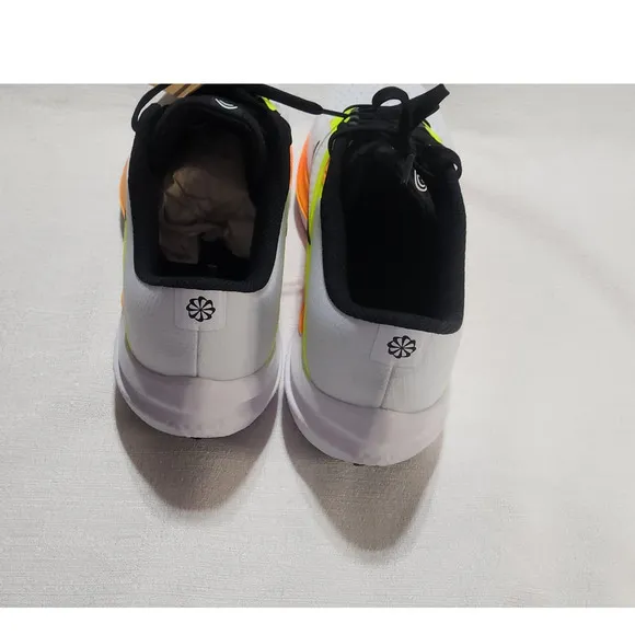 Nike Air Winflo 11 Running Shoes White Black Orange men