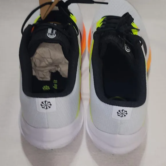 Nike Air Winflo 11 Running Shoes White Black Orange men