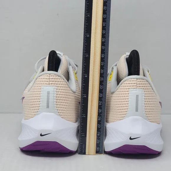Nike Air Zoom Pegasus 40 DV3854-800 Women's Size 7 Guava Purple Shoes New