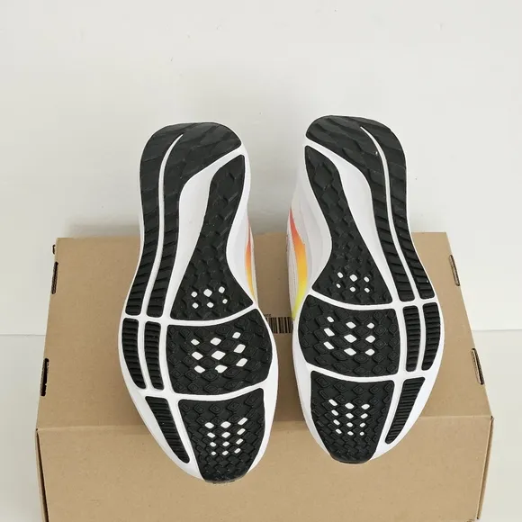 Nike Air Zoom Pegasus‎ 40 White Running Shoes DV3854-102 Womens Sz 11 Box No Lid