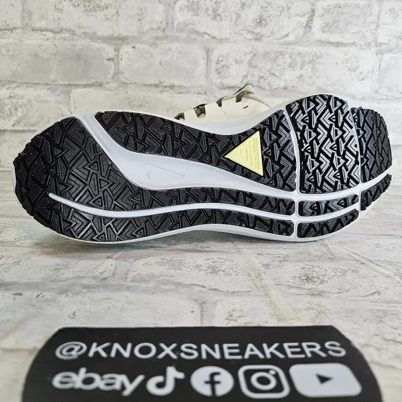 Nike Air Zoom Pegasus Shield Pale Ivory Black DO7626 100 Men's Size 10.5