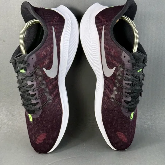 Nike Air Zoom Vomero Burgundy Ash athletic sneaker shoes men’s size 10.5