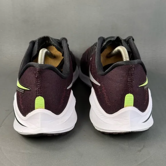 Nike Air Zoom Vomero Burgundy Ash athletic sneaker shoes men’s size 10.5