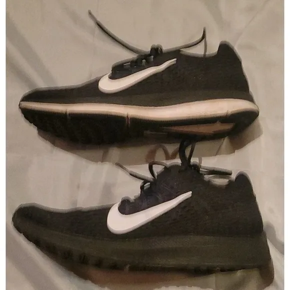 Nike Air Zoom Winflo 5 Black Mens 9.5  Anthracite AA7406-002 Running Shoes