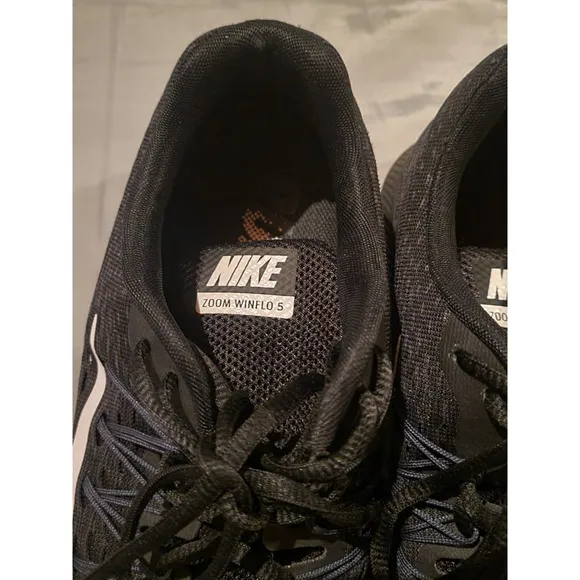Nike Air Zoom Winflo 5 Black Mens 9.5  Anthracite AA7406-002 Running Shoes