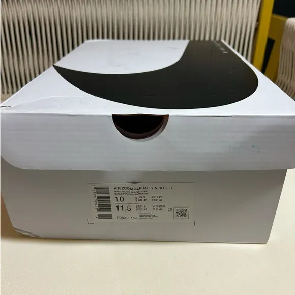 Nike ALPHAFLY 3 men’s size 10 with box and bag