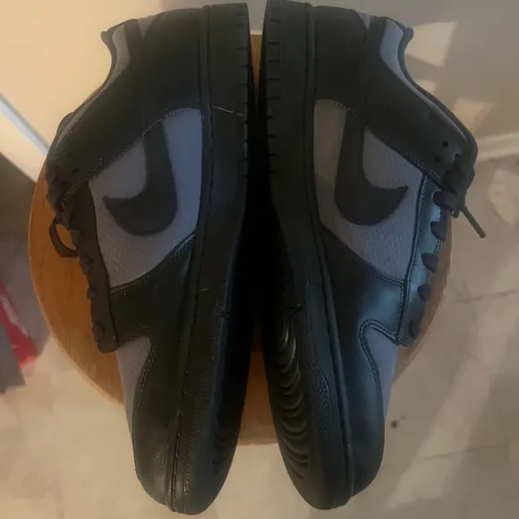 Nike Black and Gray Athletic Sneakers with Cushioned Soles
