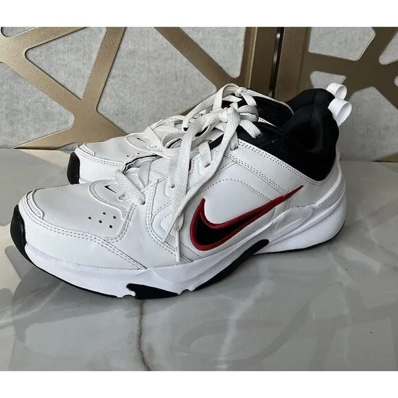 Nike Defy All Day Training Shoes Sneakers Men Sz 9 DJ1196