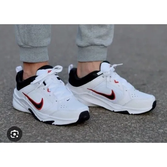 Nike Defy All Day Training Shoes Sneakers Men Sz 9 DJ1196