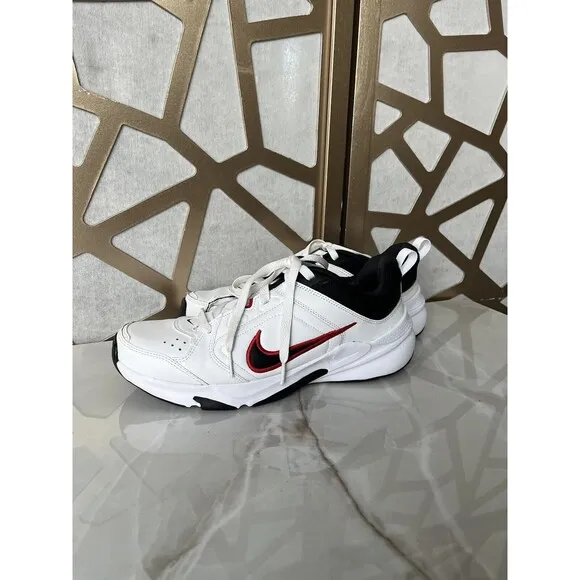 Nike Defy All Day Training Shoes Sneakers Men Sz 9 DJ1196