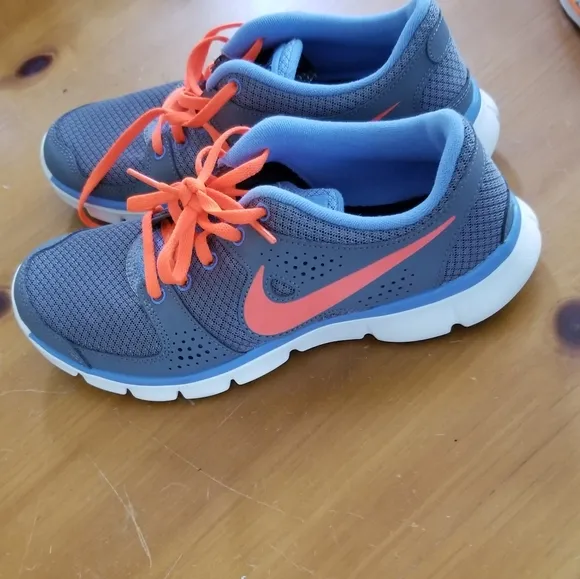 Nike Flex Experience Running Shoes