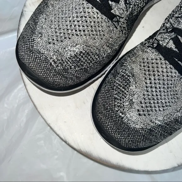 Nike Free RN Flyknit Men’s Running Shoes Oreo Black/White 942838-101 Size 9