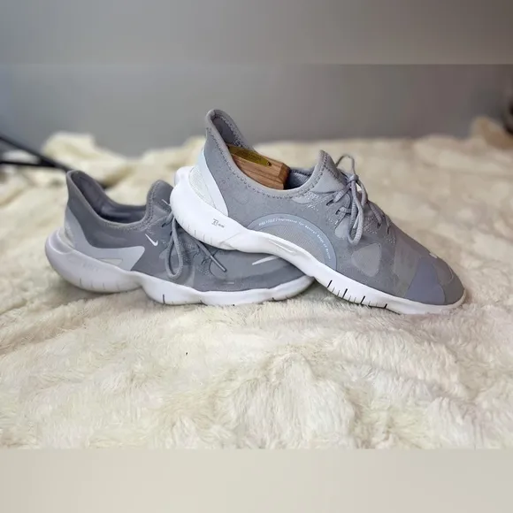 Nike Free Run RN 5.0 Running Shoes Wolf Grey White  mens size 8