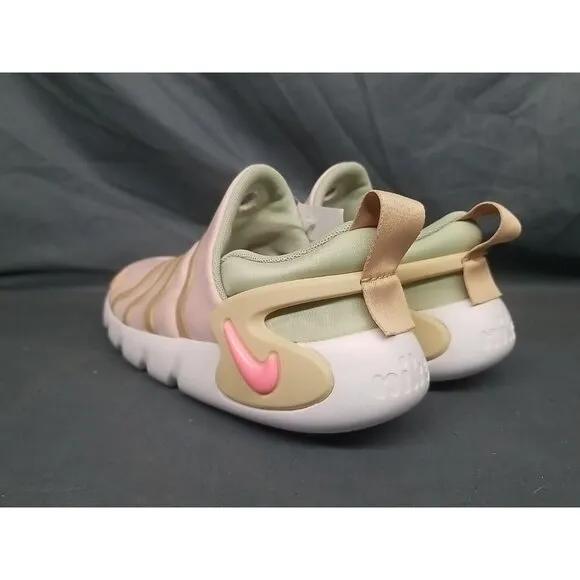 Nike Girls Dynamo Go (PS) Athletic Sneakers Slip-On Pink Size 4 DISPLAY MODEL!