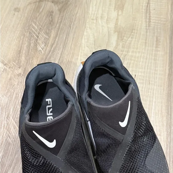 Nike go flyease black gum slip on shoes men’s size 7.5