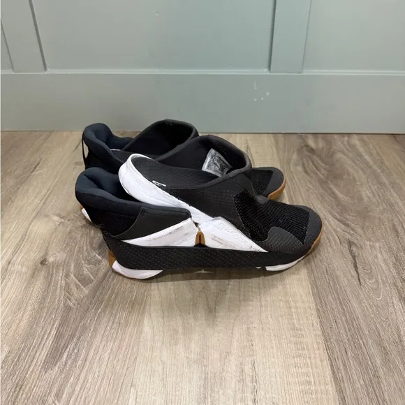 Nike go flyease black gum slip on shoes men’s size 7.5