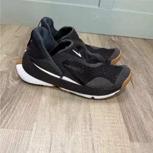 Nike go flyease black gum slip on shoes men’s size 7.5