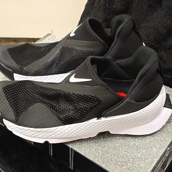 Nike Go FlyEase Easy On/Off Shoes