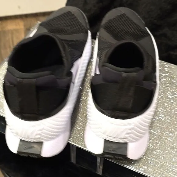 Nike Go FlyEase Easy On/Off Shoes