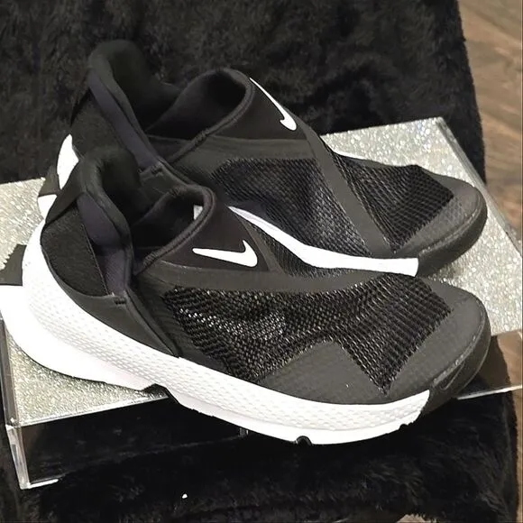 Nike Go FlyEase Easy On/Off Shoes