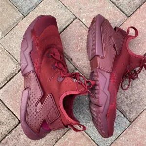 NIKE HUARACHE DRIFT GS SZ 6.5Y