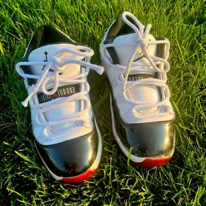 Nike Jordan retro 11 low kids gym shoes sneakers 1y size 1youth used