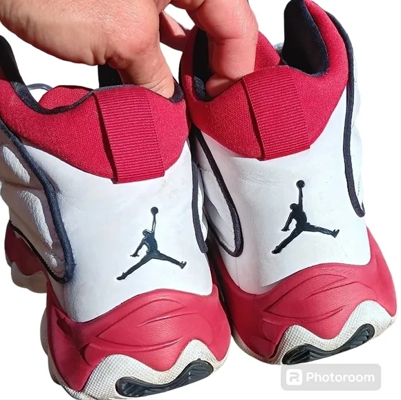 NIKE JORDAN Youth Pro Strong GS White/Black/Gym Red Size 6.5  Shoes