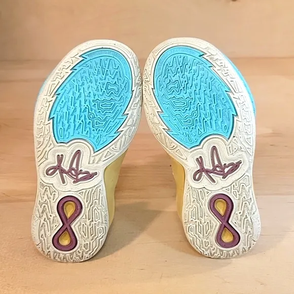 Nike Kyrie Infinity X Sue Bird Kids Slip On No Tie V Strap Shoes